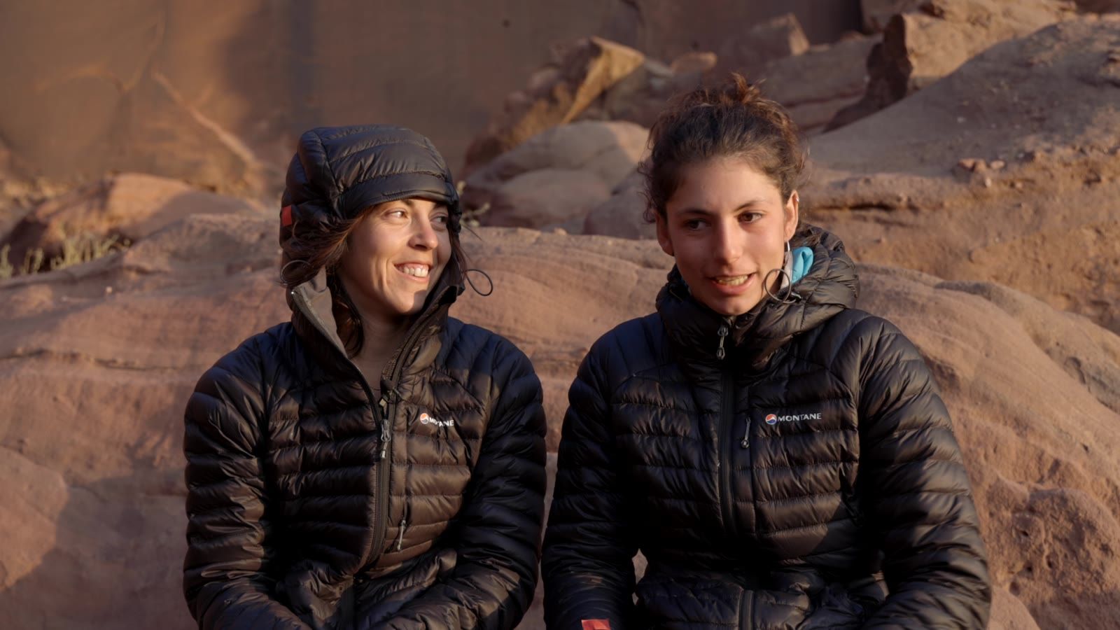 Dos alpinistas del Equipo Femenino FEDME en Jordania
